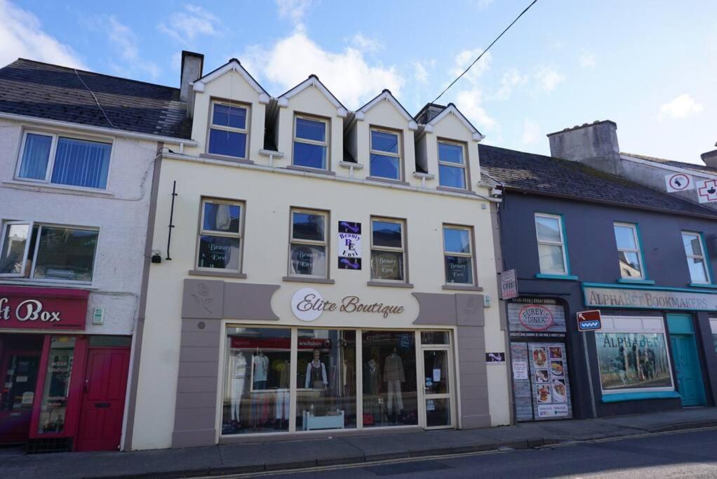 Charlies Lane Apartment Donegal Town المظهر الخارجي الصورة