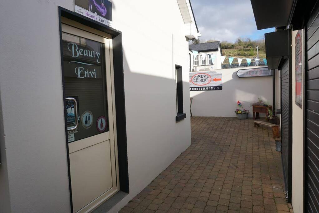 Charlies Lane Apartment Donegal Town المظهر الخارجي الصورة